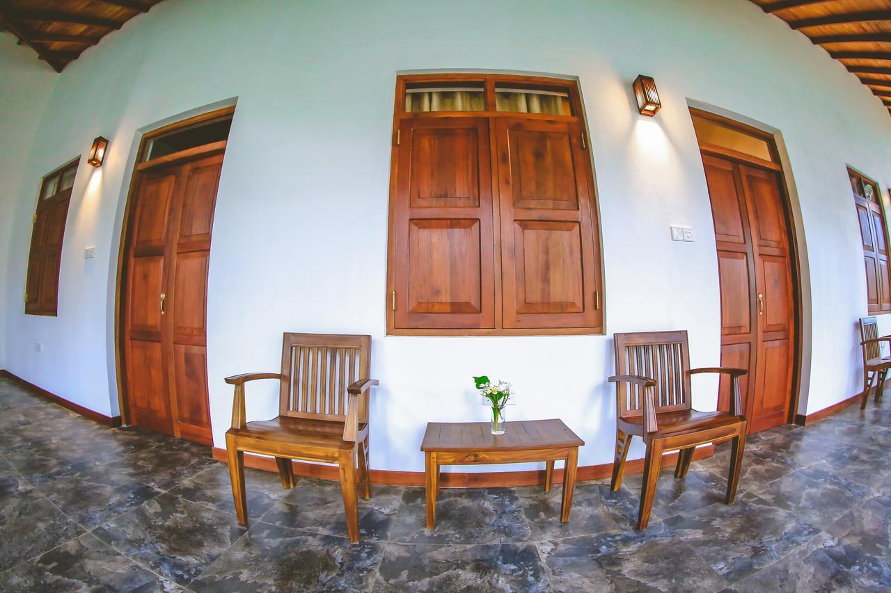 Villa Hiriketiya ดิคเวลลา ภายนอก รูปภาพ