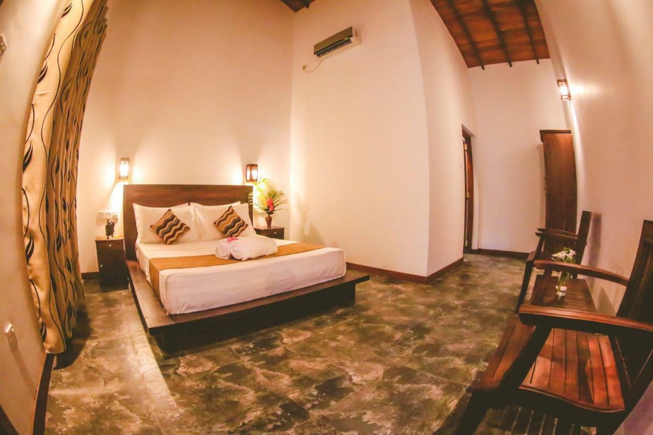 Villa Hiriketiya ดิคเวลลา ภายนอก รูปภาพ